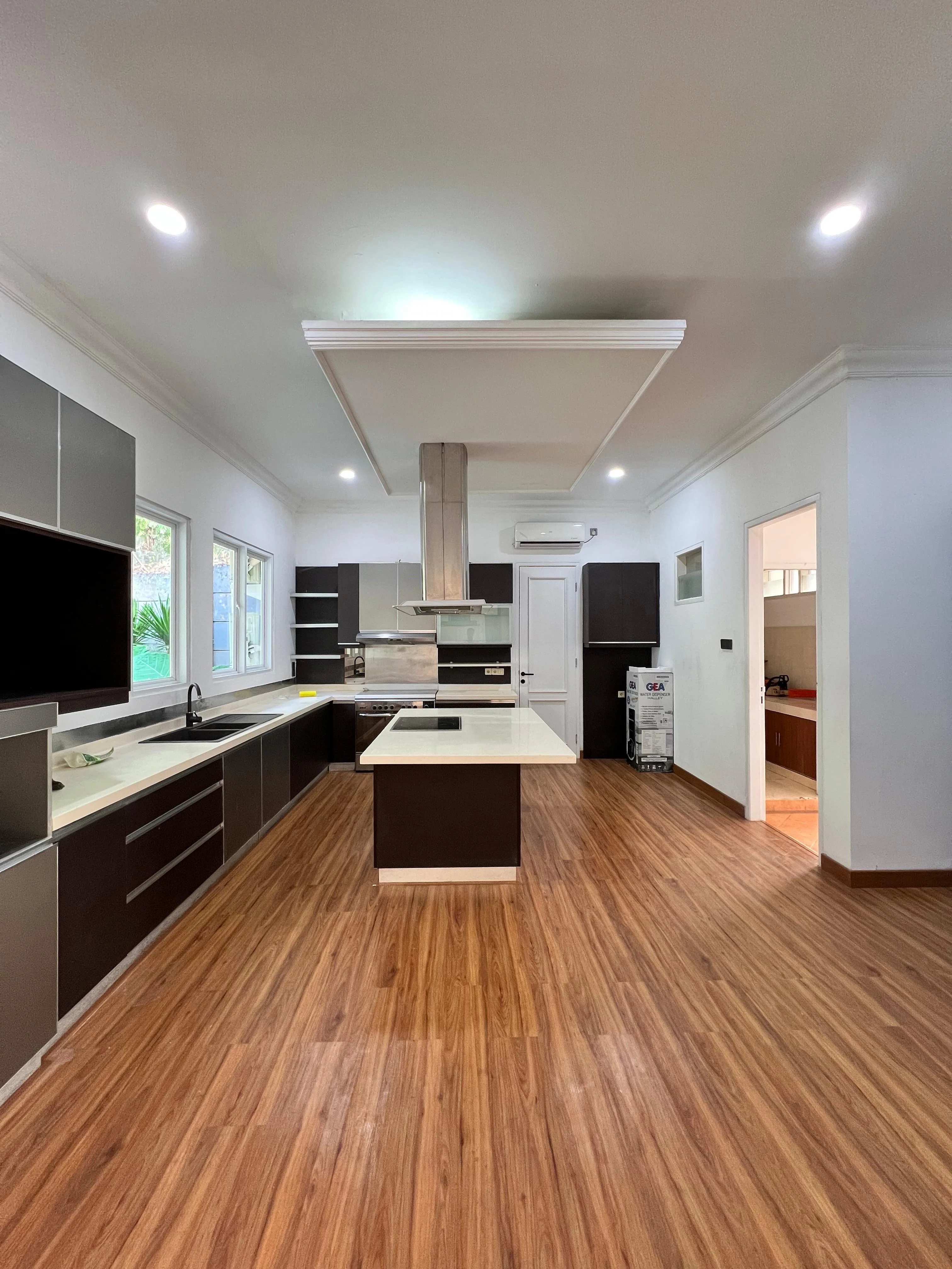 RUMAH SIAP HUNI HALAMAN LUAS KEMANG